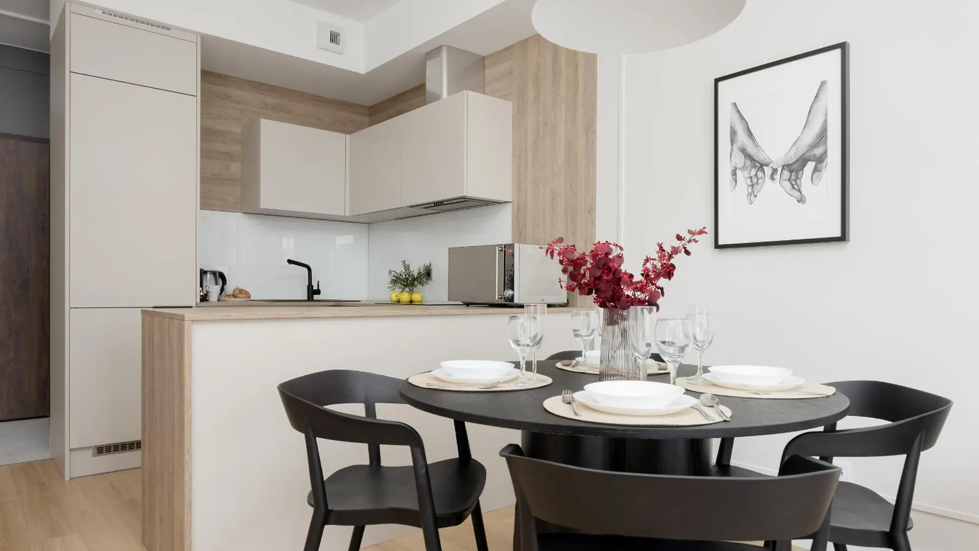 Luxurious Apartments In Warsaw With Sauna And Gym By Renters Prestige Polsko