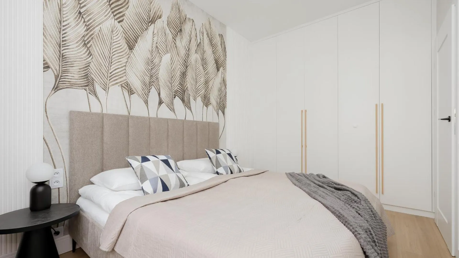 Luxurious Apartments In Warsaw With Sauna And Gym By Renters Prestige